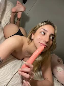 18 fresh out of HS 💕 domaprilx OnlyFans