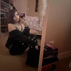 𝓲𝓿𝔂 🖤 lilvamp.ivy OnlyFans