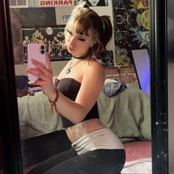 𝓴𝓪𝓽  kat.nextdoor OnlyFans