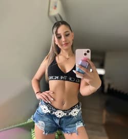 Mila 💖 18 yo still in HS 🌸 sweetmilaa OnlyFans