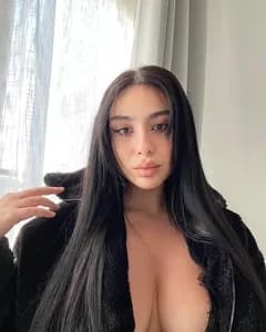 GIA KHAVARI persiandollgia OnlyFans