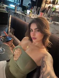 Bella Bloom bellabloomts OnlyFans