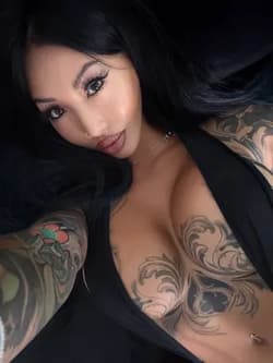 𝔦❤️𝔰𝔦𝔪𝔭𝔰 kiaramoontv OnlyFans