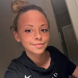 Mia teenzymia OnlyFans