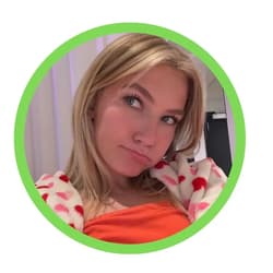 Emma Brooks TEEN w blue eyes 🟢 ONLINE 🟢 emmabrooksxo OnlyFans