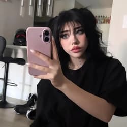 𝔡𝔞𝔦𝔰𝔶 || prettiest goth 🖤 daisylurks OnlyFans