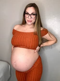 Step-Mommy Mia *𝐶𝑢𝑟𝑟𝑒𝑛𝑡𝑙𝑦 𝑃𝑟𝑒𝑔𝑛𝑎𝑛𝑡 🤰🏻 mamamiataylorfree OnlyFans
